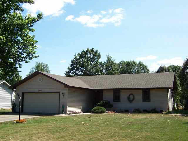 2017 Maple Ln, Garrett, IN 46738 photo 1