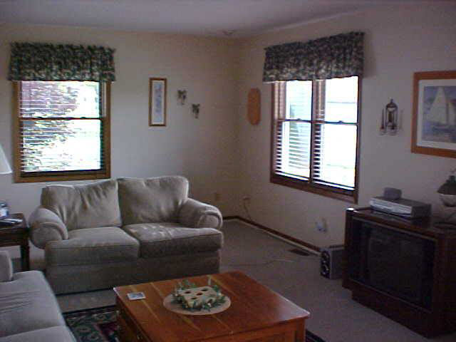 3753 Emilie Ln, Auburn, IN 46706 photo 4
