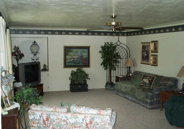 2039 Walden Dr, Auburn, IN 46706 photo 3