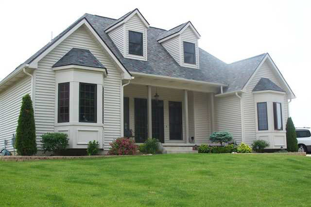 704 Taylor Ln, Albion, IN 46701 photo 2