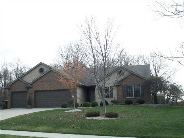 1305 Ashwood Dr, Auburn, IN 46706 photo 1