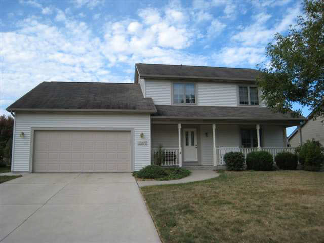 1307 Elm St, Auburn, IN 46706 photo 1