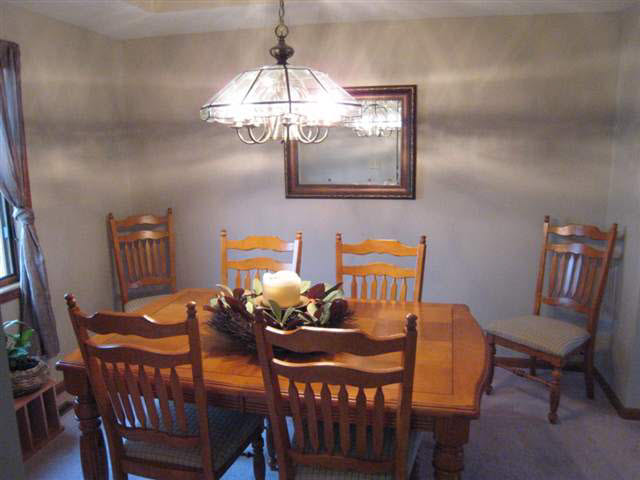 1307 Elm St, Auburn, IN 46706 photo 7