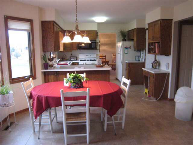 1307 Elm St, Auburn, IN 46706 photo 5