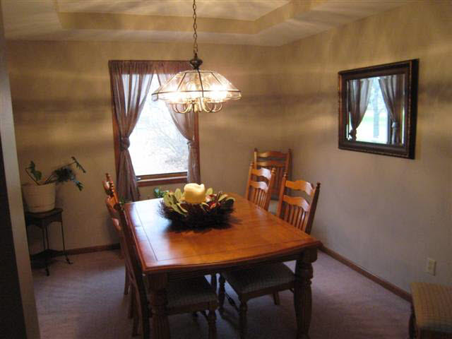 1307 Elm St, Auburn, IN 46706 photo 6