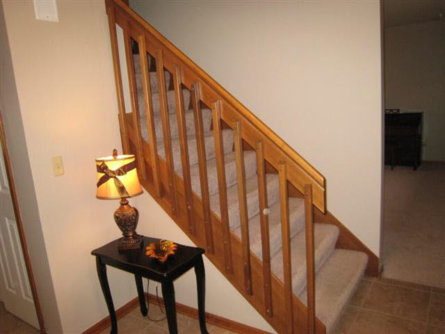 1307 Elm St, Auburn, IN 46706 photo 2