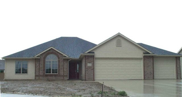 1106 Sycamore Ct, Auburn, IN 46706 photo 1