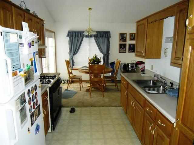 205 Watercrest Ct, Avilla, IN 46710 photo 4