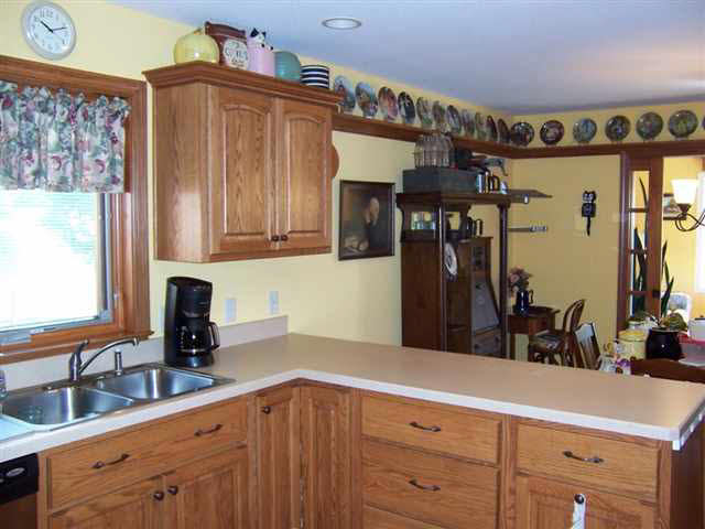 2112 Bunker Ct, Auburn, IN 46706 photo 6