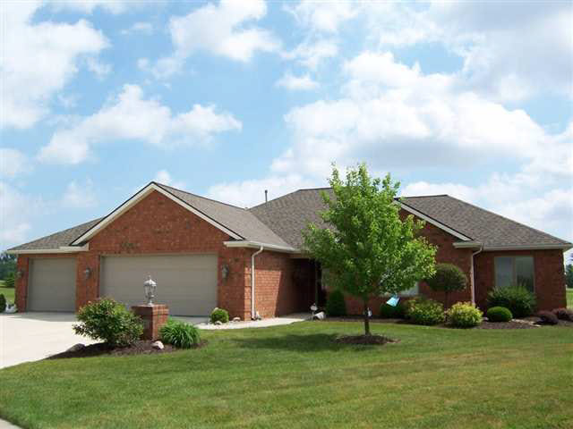 2112 Bunker Ct, Auburn, IN 46706 photo 1