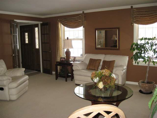609 Greenbriar Blvd, Auburn, IN 46706 photo 5