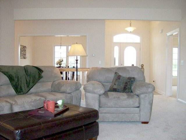 1708 N Dewey St, Auburn, IN 46706 photo 2