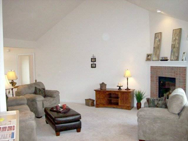 1708 N Dewey St, Auburn, IN 46706 photo 4