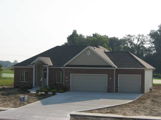 1708 N Dewey St, Auburn, IN 46706 photo 1