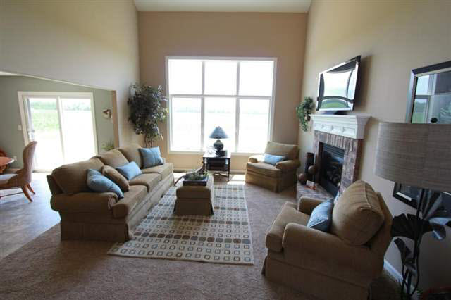 16224 Brunswick Dr, Goshen, IN 46526 photo 3