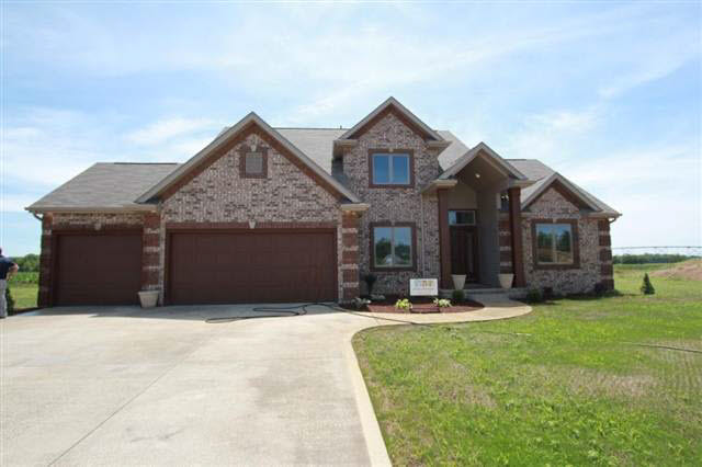 16224 Brunswick Dr, Goshen, IN 46526 photo 1