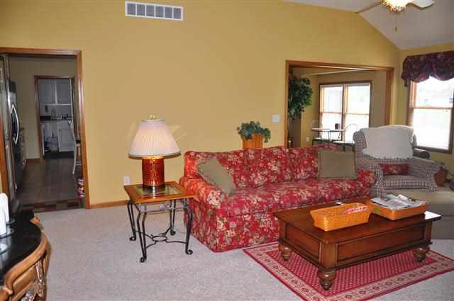 1525 Berkshire Ct E, Shipshewana, IN 46565 photo 11