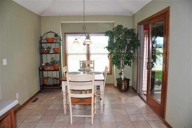 1525 Berkshire Ct E, Shipshewana, IN 46565 photo 9