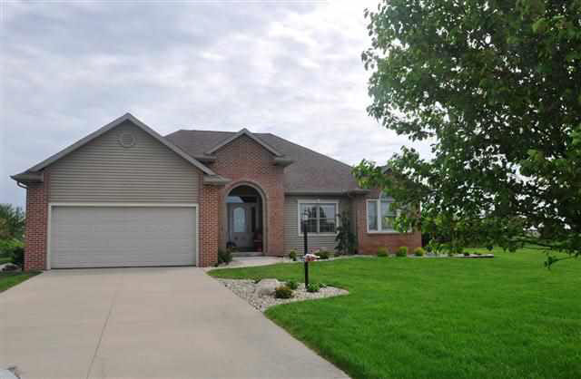 1525 Berkshire Ct E, Shipshewana, IN 46565 photo 1