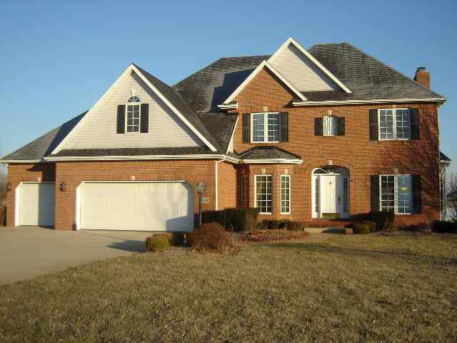 3541 Franklin Dr, Auburn, IN 46706 photo 1
