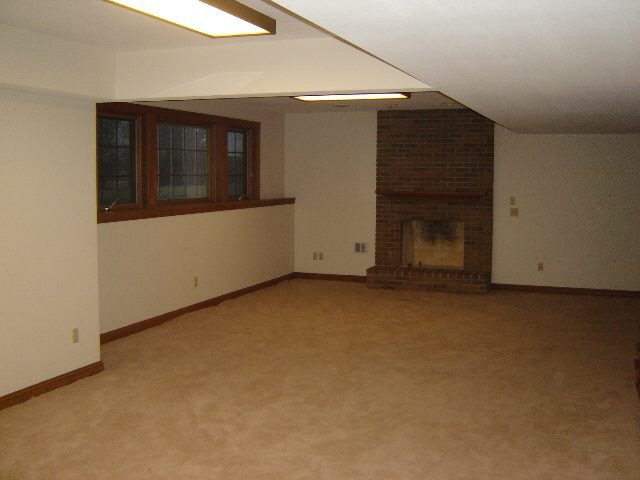 3541 Franklin Dr, Auburn, IN 46706 photo 6