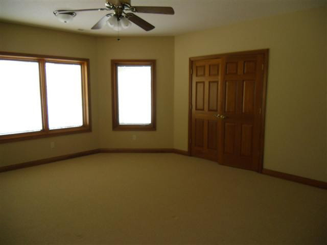 316 Laurelwood Ln, Kendallville, IN 46755 photo 13