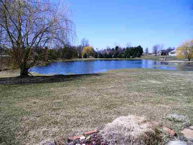 316 Laurelwood Ln, Kendallville, IN 46755 photo 3