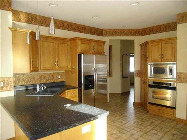 316 Laurelwood Ln, Kendallville, IN 46755 photo 8
