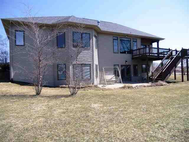 316 Laurelwood Ln, Kendallville, IN 46755 photo 2