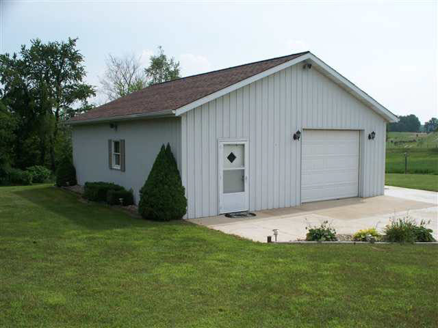 2405 E 050 N, Lagrange, IN 46761 photo 3