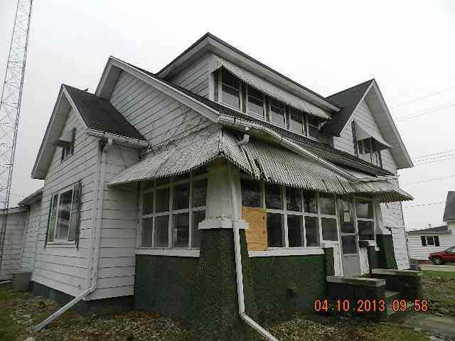109 Broadway St, Argos, IN 46501 photo 1