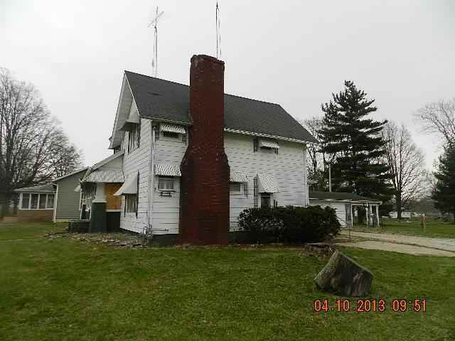109 Broadway St, Argos, IN 46501 photo 3