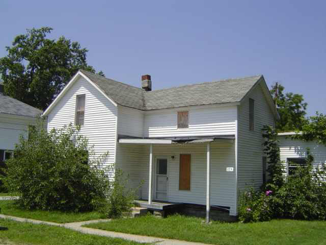 107 E Jackson, Mentone, IN 46539 photo 1
