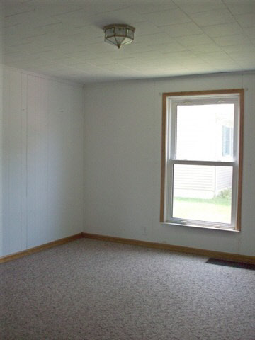 705 E Walnut St #IN-TOWN NAPPANEE, Nappanee, IN 46550 photo 3
