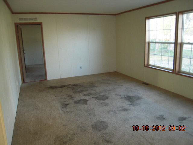 2009 Shaffer Ave, Elkhart, IN 46517 photo 3