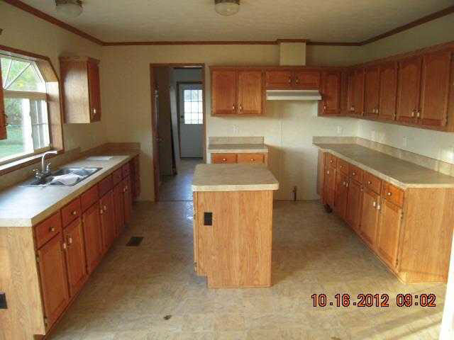 2009 Shaffer Ave, Elkhart, IN 46517 photo 2