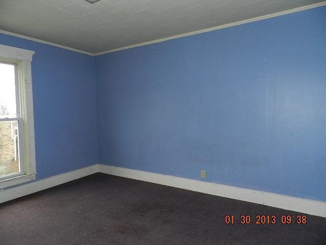 212 S First St, Pierceton, IN 46562 photo 3