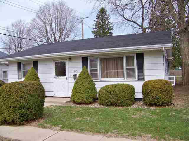 105 E Sunset Dr, Bourbon, IN 46504 photo 1