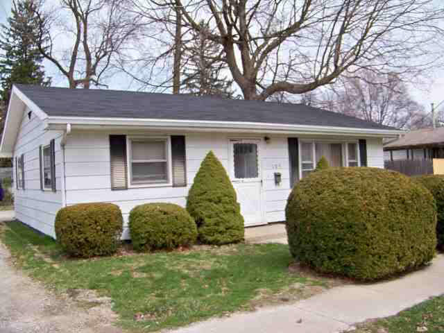 105 E Sunset Dr, Bourbon, IN 46504 photo 8