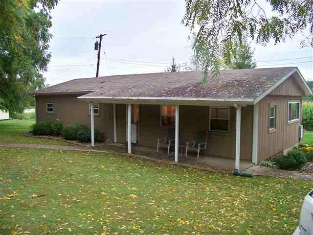 9172 N Koher Rd E, Syracuse, IN 46567 photo 1