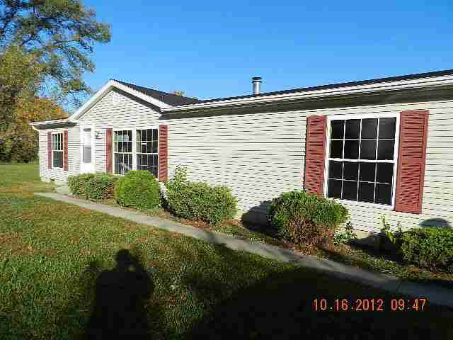 2360 S Oak Dr, Warsaw, IN 46580 photo 3