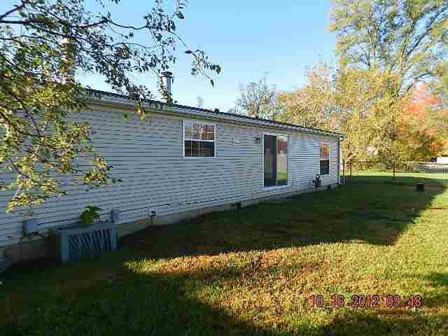 2360 S Oak Dr, Warsaw, IN 46580 photo 2