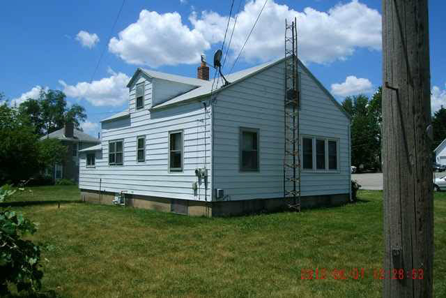 201 W Pearl St, Syracuse, IN 46567 photo 4