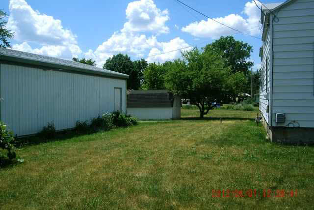 201 W Pearl St, Syracuse, IN 46567 photo 5