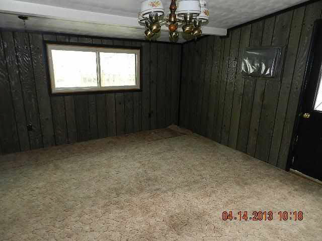 304 Bridge St, Ligonier, IN 46767 photo 7