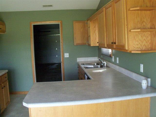 622 Seville Ct, Ligonier, IN 46767 photo 8