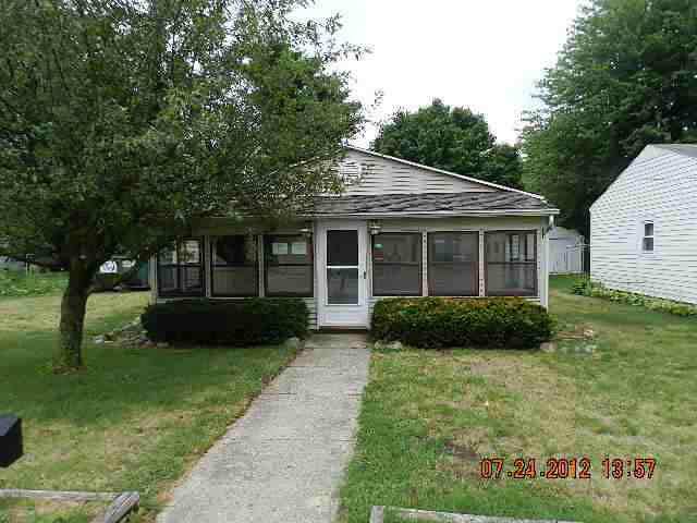 103 Greer St, Bourbon, IN 46504 photo 1