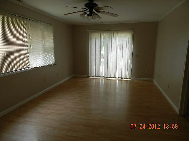 103 Greer St, Bourbon, IN 46504 photo 4