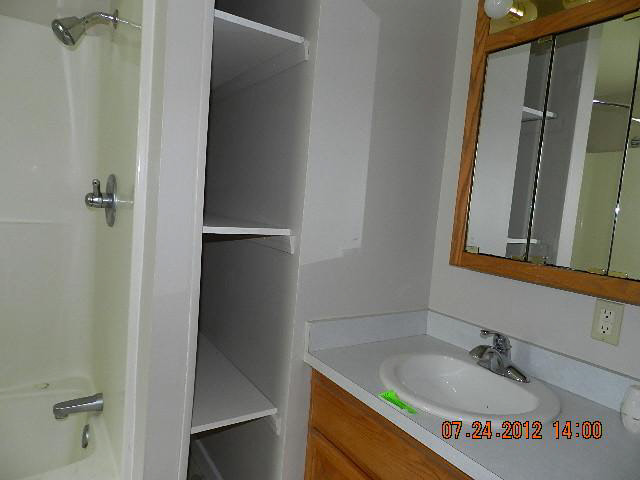 103 Greer St, Bourbon, IN 46504 photo 5