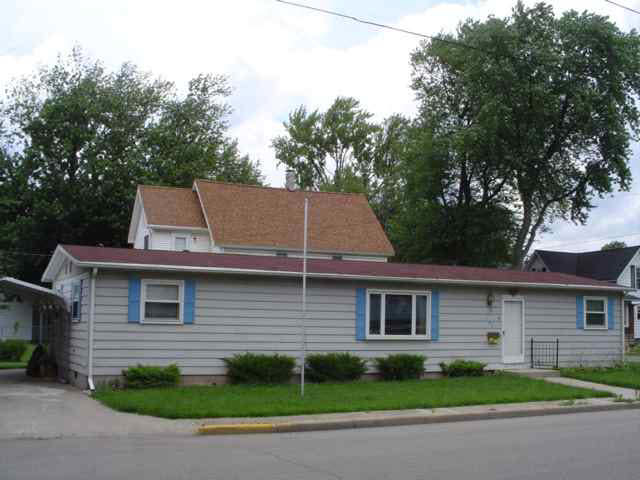 104 E John St, Syracuse, IN 46567 photo 1